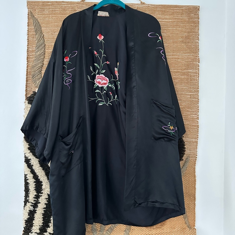 ⚡️FLASH SALE ⚡️Vintage Satin Embroidered Kimono Duster